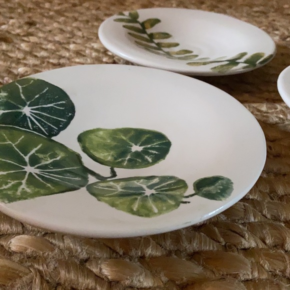 Green Leaves Dessert Plates, Set of 3 - Picture 3 of 7